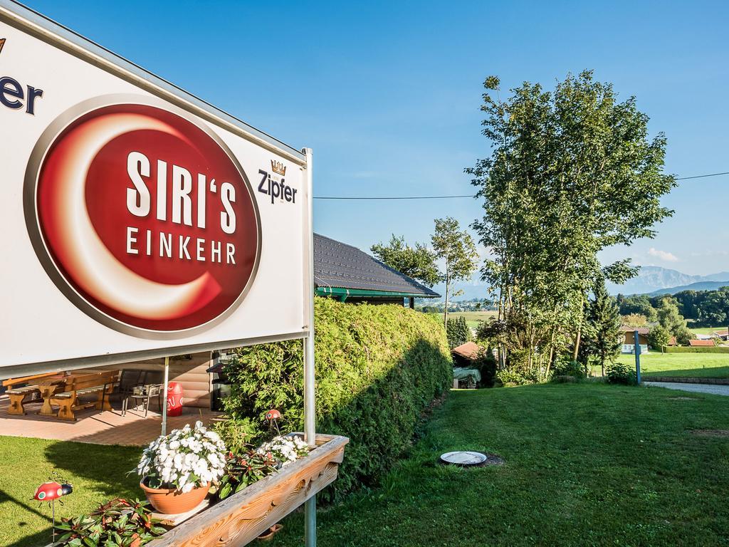 Siri'S Einkehr Hotell Sankt Georgen im Attergau Exteriör bild